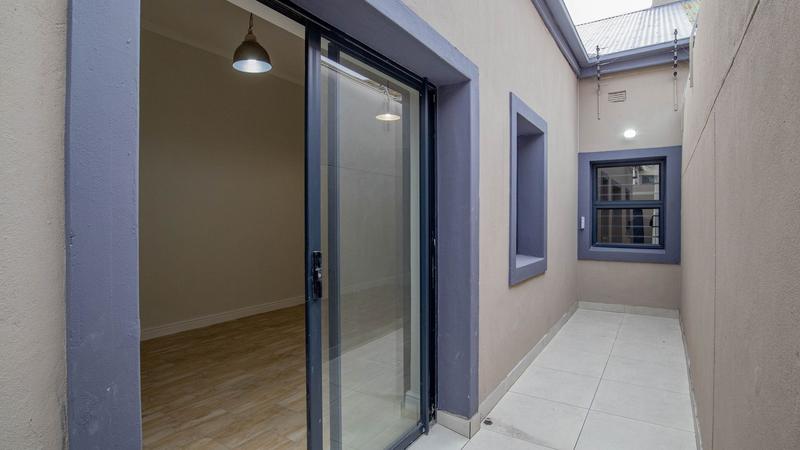 2 Bedroom Property for Sale in Woodstock Western Cape